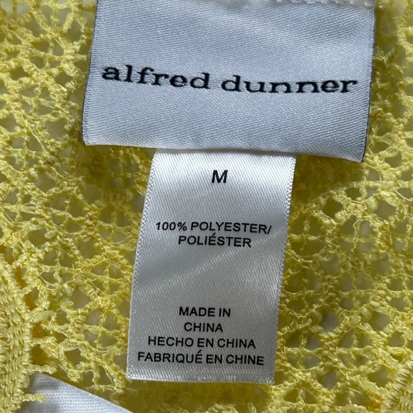 Alfred Dunner Charleston Yellow Floral Lace 2-Fer Top with Necklace Medium NWT - Picture 6 of 7
